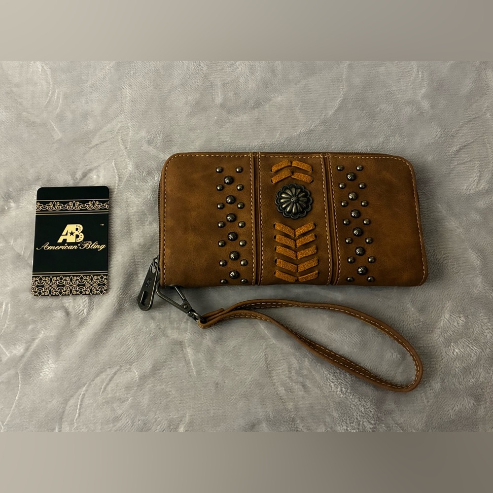 American Bling Conch & Stud Wallet, DetachableStrap, Southwestern NativeInspired